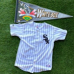 Women’s Chicago White Sox Jersey & Pennant